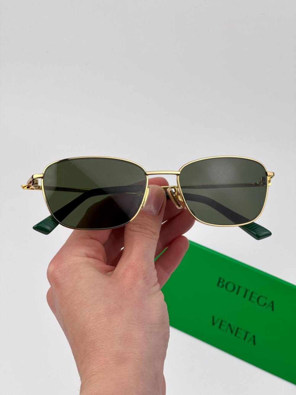 Bottega Veneta Men’s Sunglasses Gold Green Rectangle BV1300S 002 New & Authentic